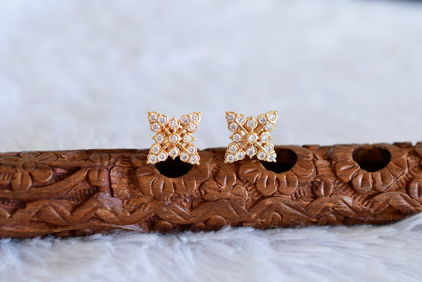 Gold tone AD white stone stud/earrings dj-52246