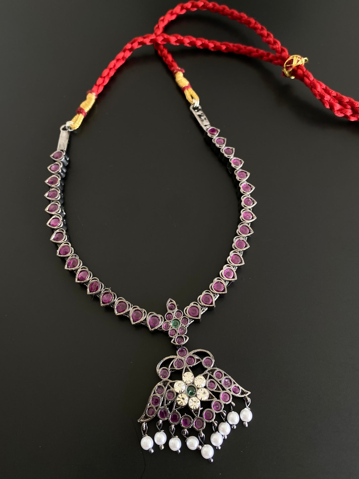 Black finish precious kemp-green pearl attigai/necklace dj-52284