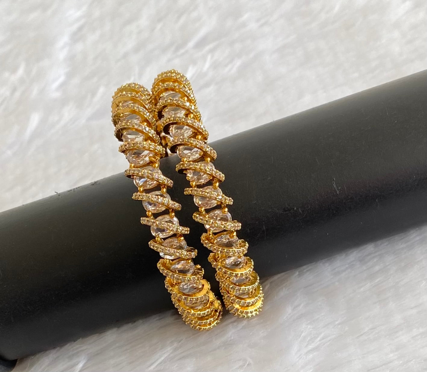 Antique gold tone cz white stone bangles(2.4) dj-53484