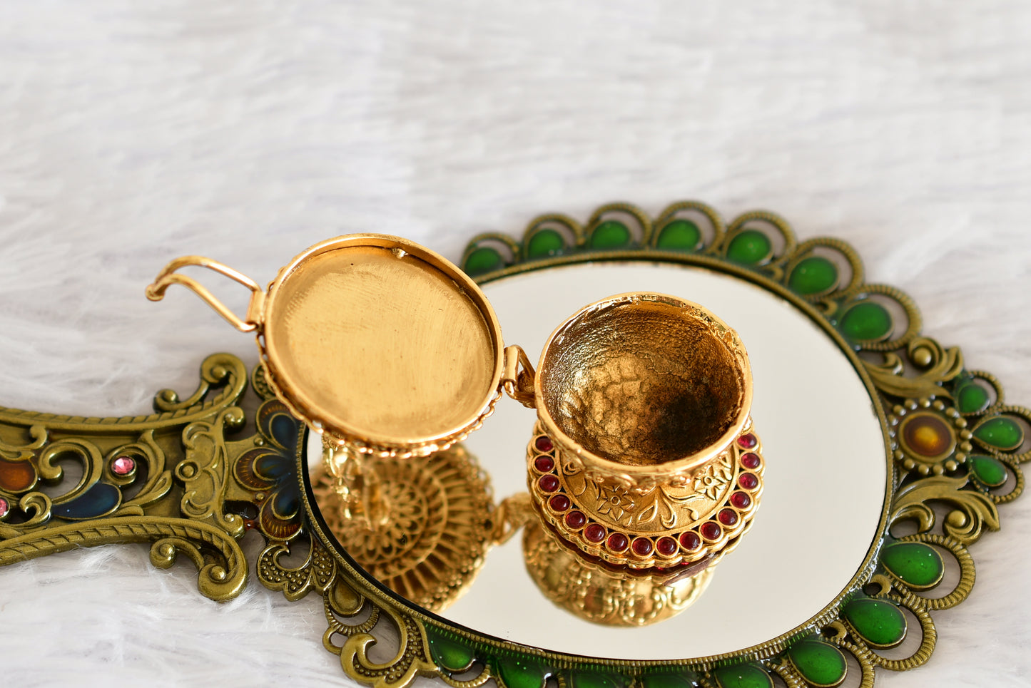 Antique gold tone kemp-green Ma Lakshmi kumkum box dj-52316