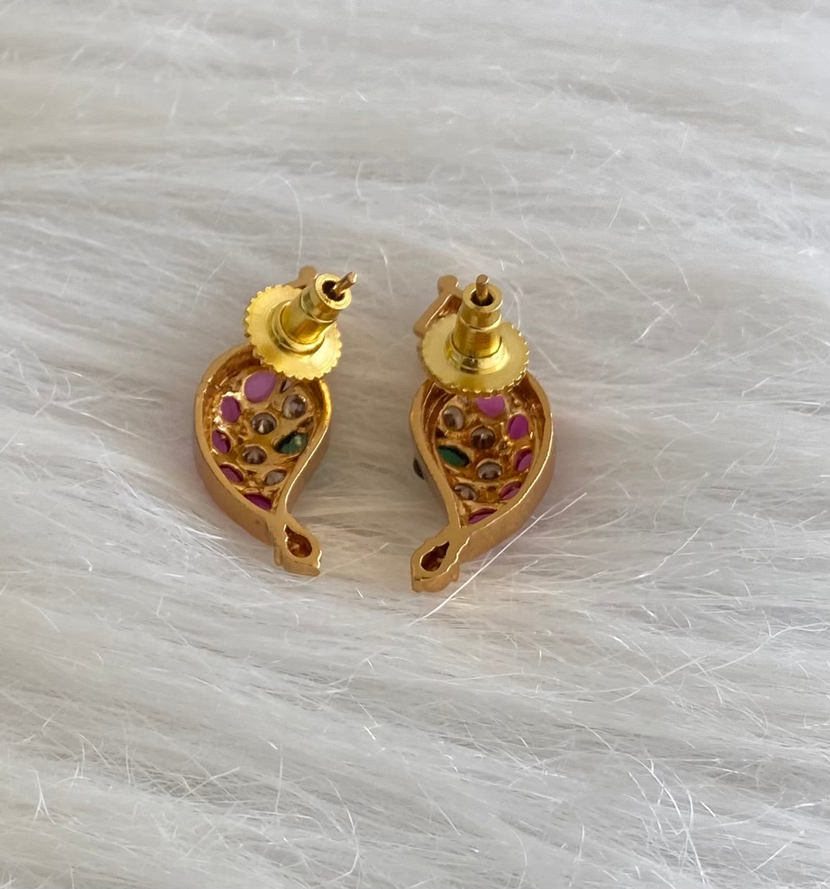 Antique gold tone kemp-green-white mango stud/earrings dj-54581