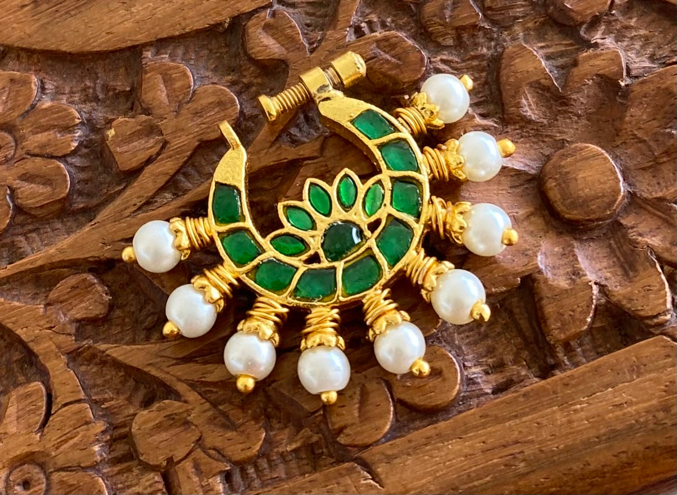 Gold tone kundan jadau green stone pearl nose pin dj-53714