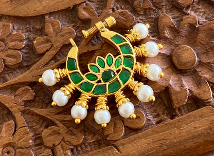 Gold tone kundan jadau green stone pearl nose pin dj-53714