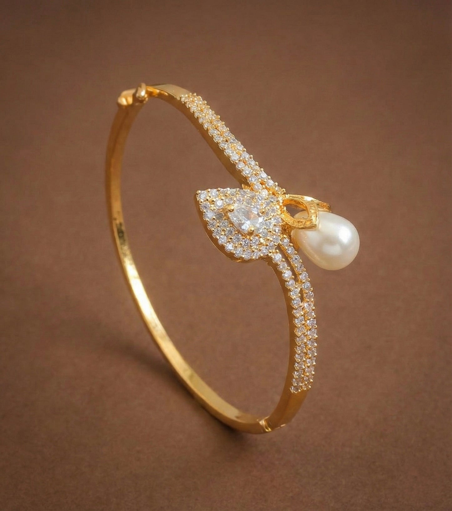 Gold tone White Pearl Bracelet DJ17916