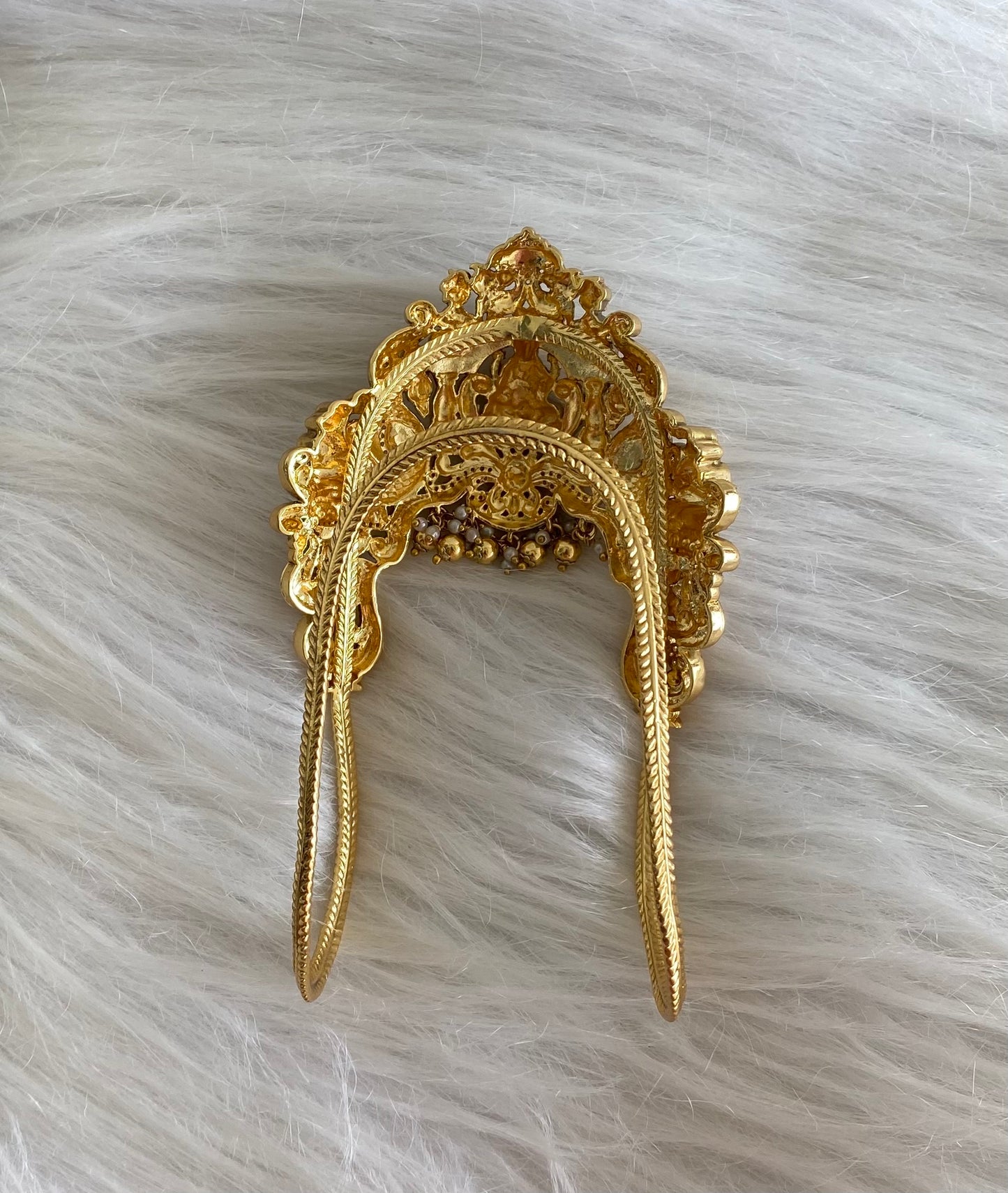 Antique gold tone kemp-green-white stone lakshmi peacock vanki/bajuband dj-54483