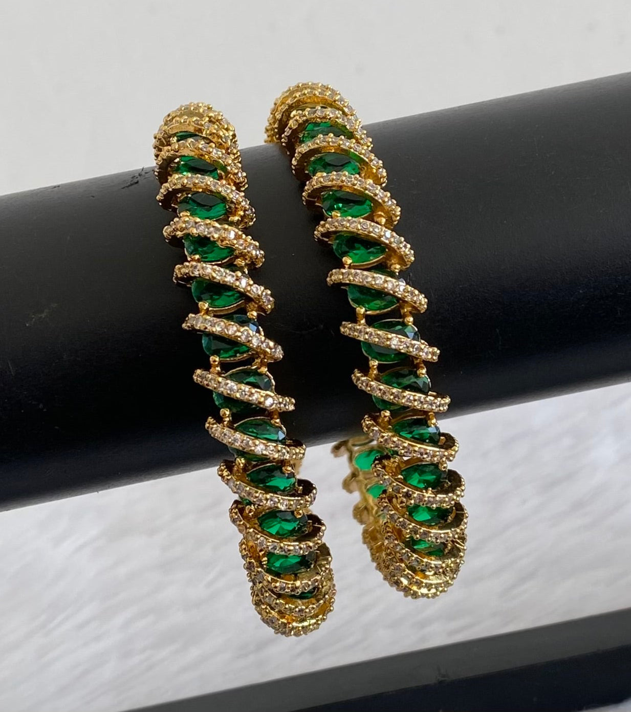 Antique gold tone cz bottle green stone bangles(2.6) dj-53488