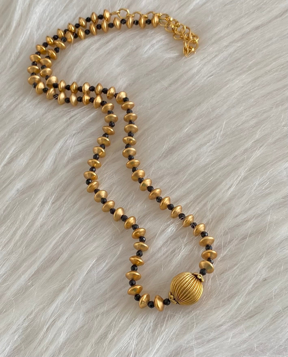 Antique gold tone black beaded mala/short haar dj-54969