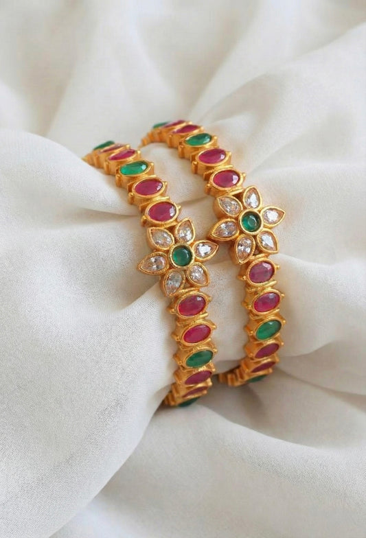 Gold tone ruby-emerald flower bangles(2.8) DJ23866