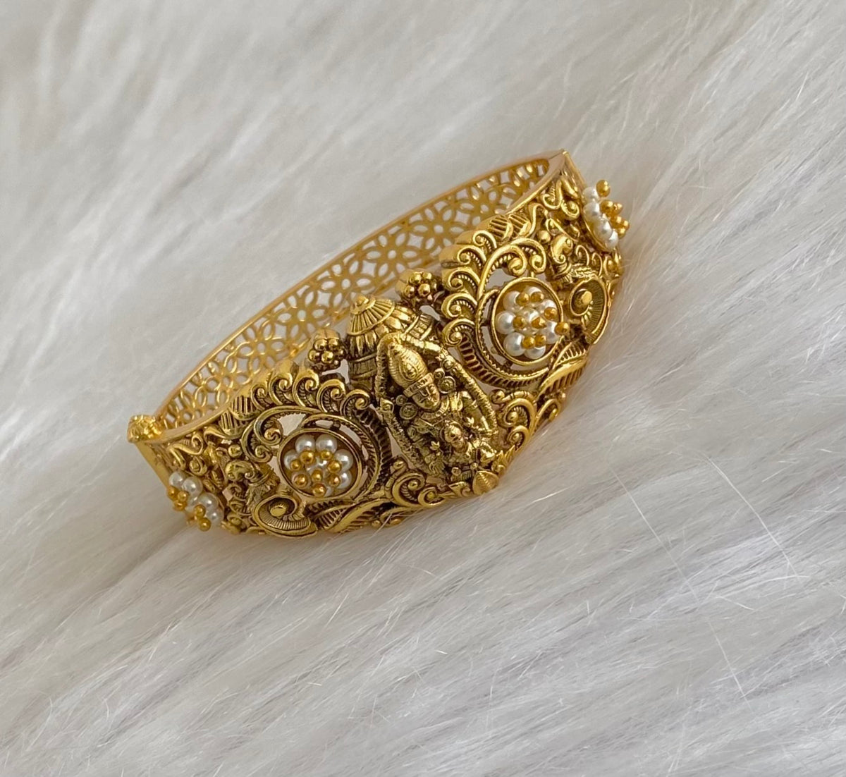 Antique gold tone shri thirumal pearl screw type kada/bracelet dj-54856