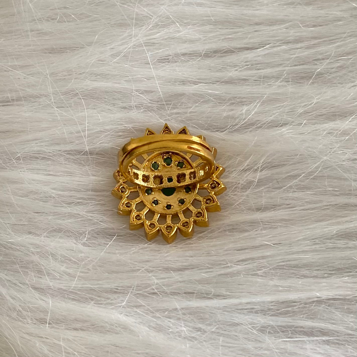 Gold tone white-green stone adjustable finger ring dj-55052