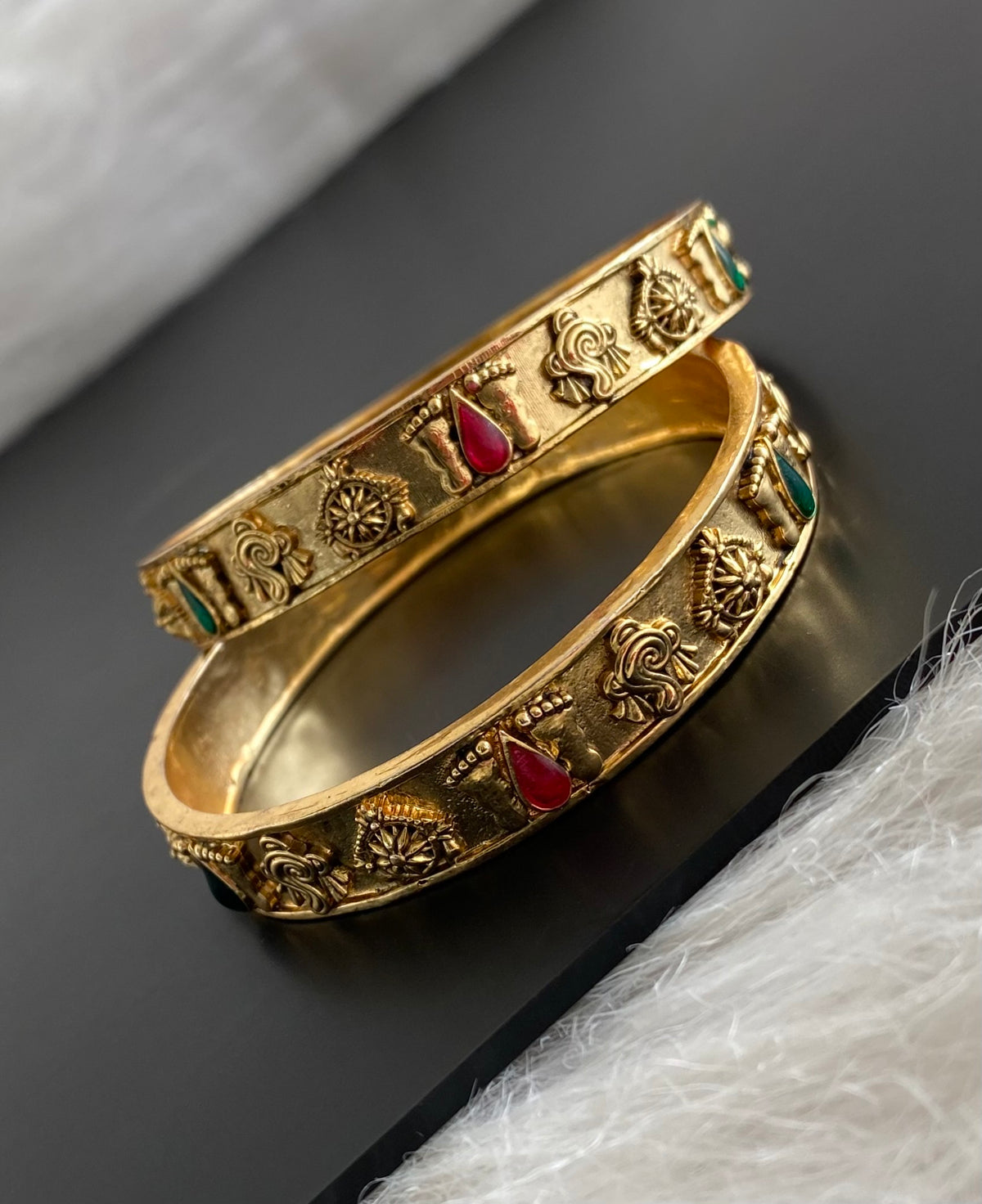 Antique gold tone shiva nama shankuchakra bangles(2.4) Dj-54846