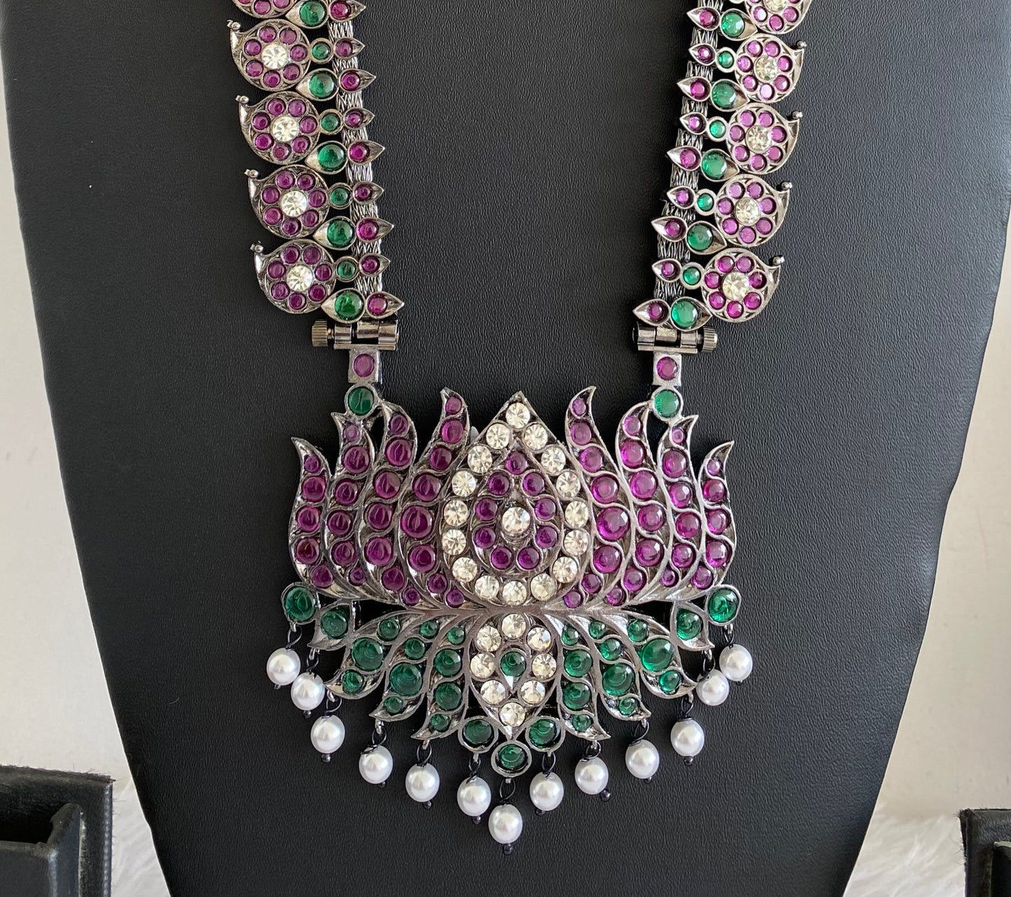 Black finish AD precious kemp-green-white pearl lotus mango haar Dj-53398