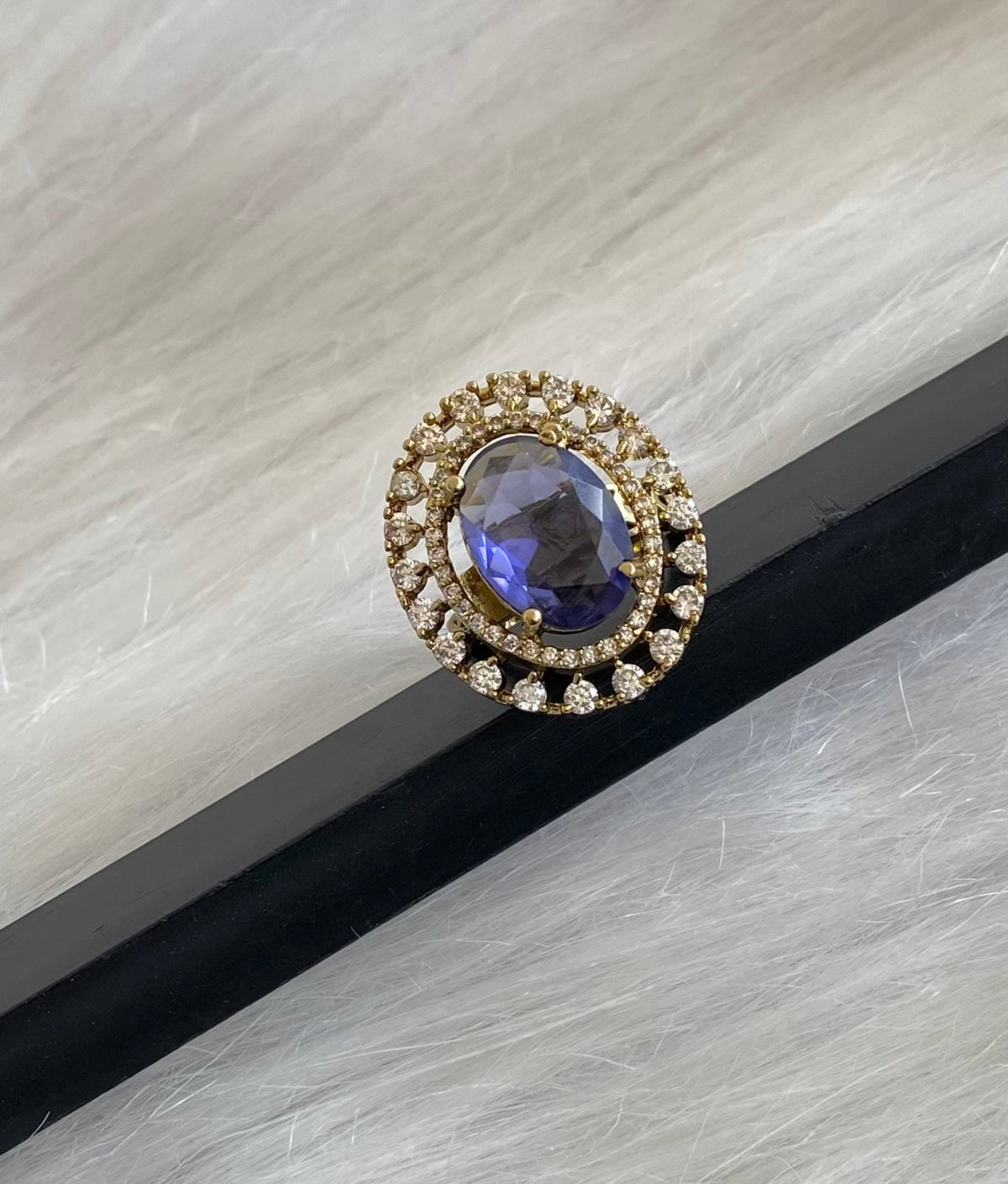 Antique gold tone cz white-purple stone finger ring dj-55035
