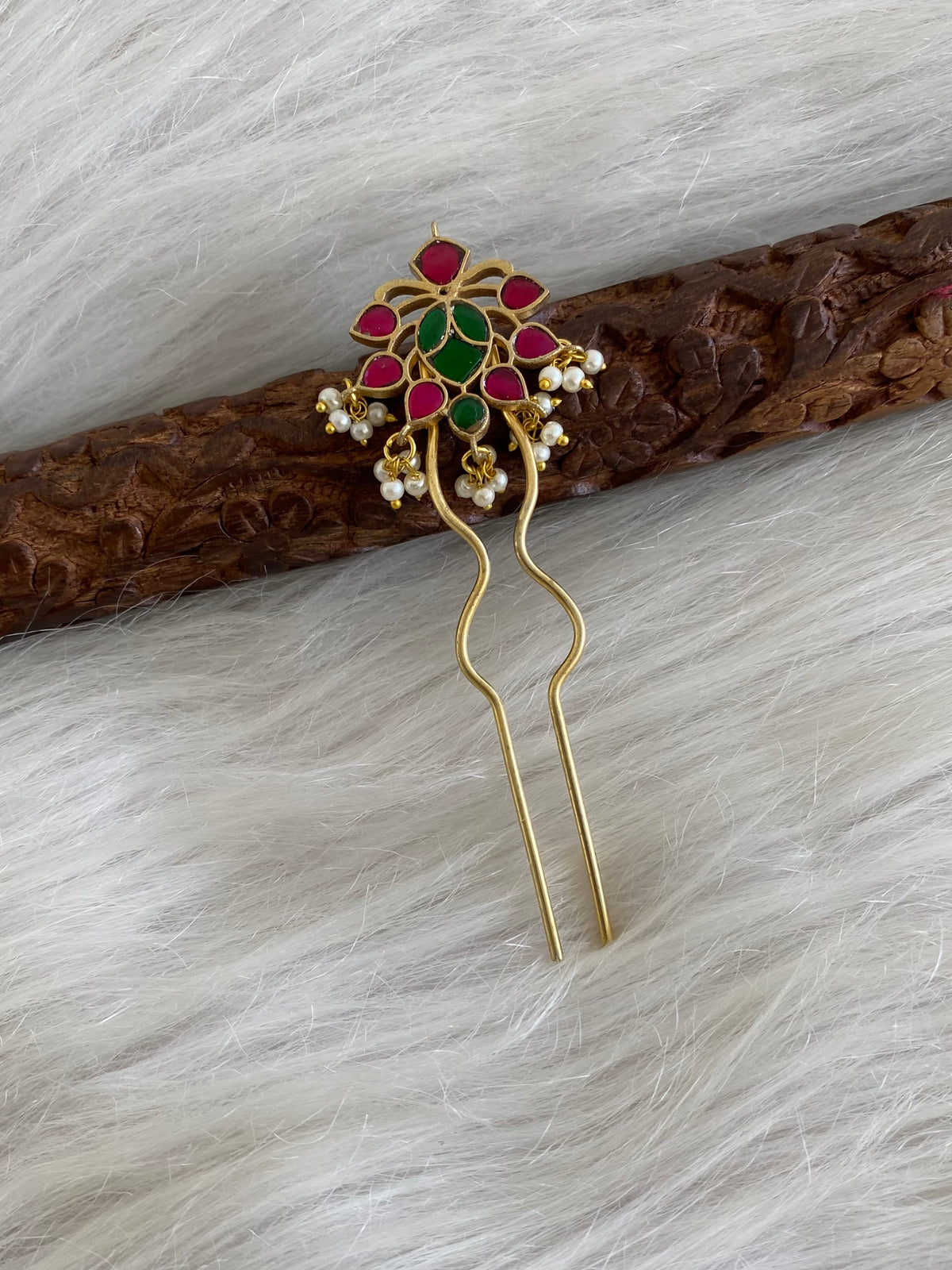 Gold tone kundan jadau kemp-green pearl hair jewel/pin dj-55061