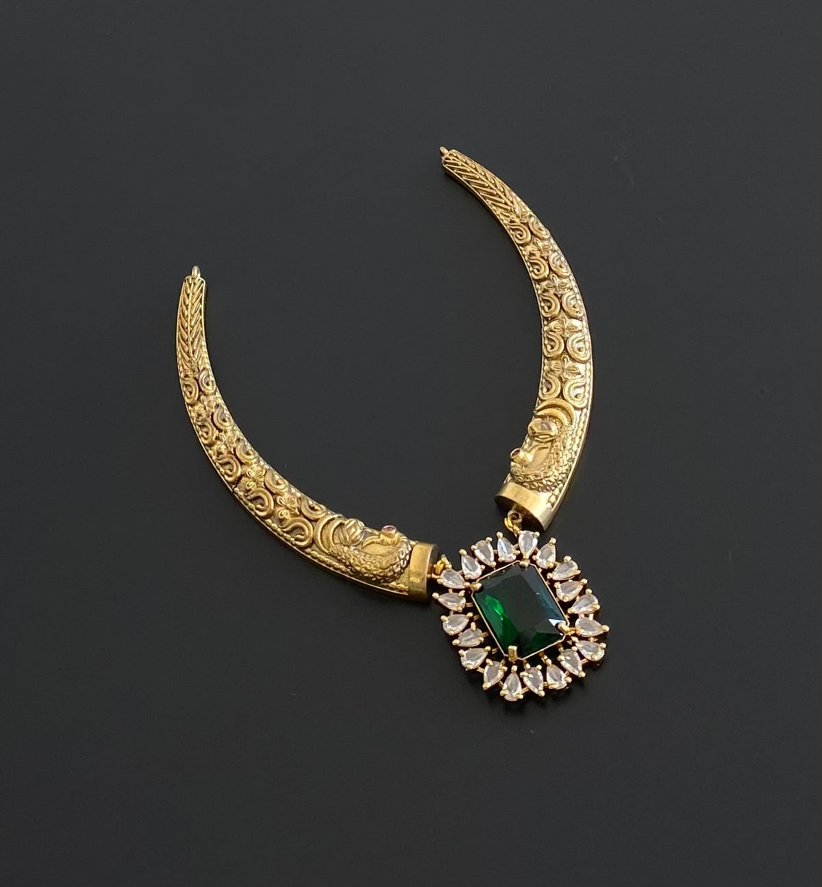 Antique gold tone white-pink-green stone kante necklace dj-54769