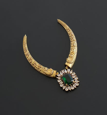 Antique gold tone white-pink-green stone kante necklace dj-54769