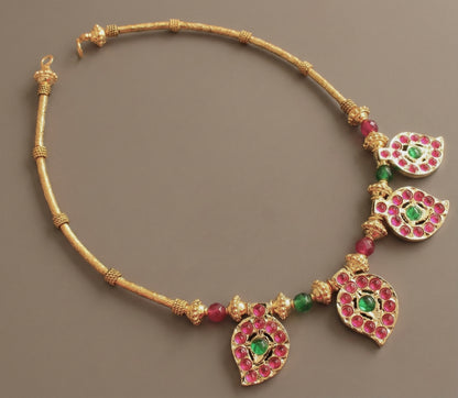 Gold tone semi precious kemp-green mango necklace DJ18362
