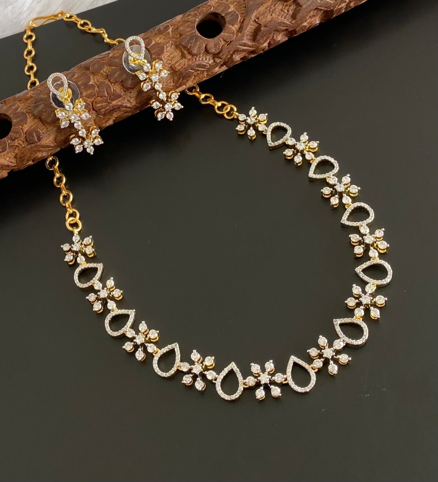 Gold tone cz white stone flower necklace set dj-54340