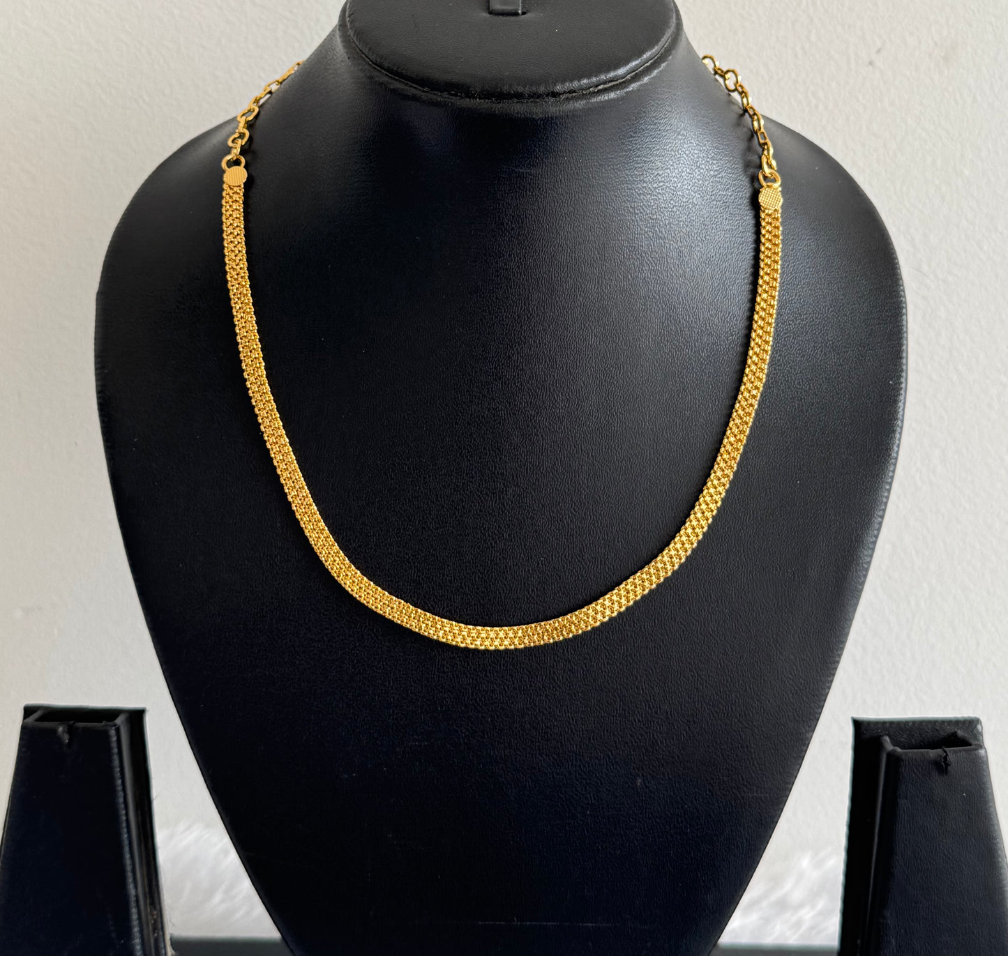 Gold tone 10.5 inches short chain dj-51457