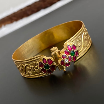 Matte finish pink-green-white Kundan jadau flower screw type kada(2.6) dj-53508
