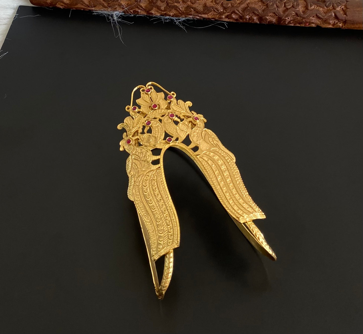 Antique gold tone kemp stone peacock vanki/bajuband dj-54476