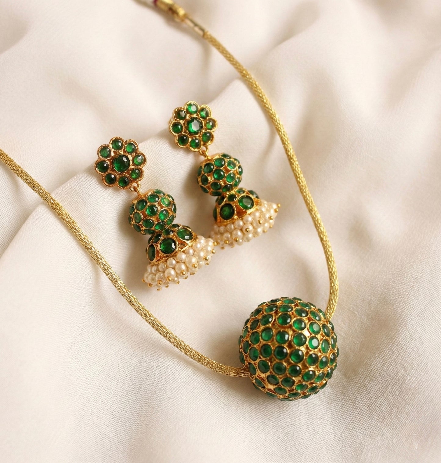 Gold tone Green Rudhra Ball Necklace Set-dj17870