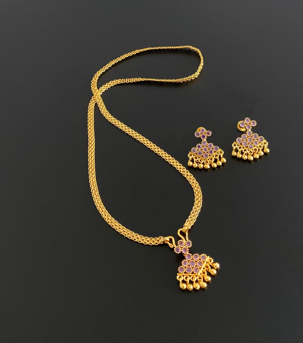 Gold tone 18 inches chain with purple stone pathakkam pendant set dj-54909