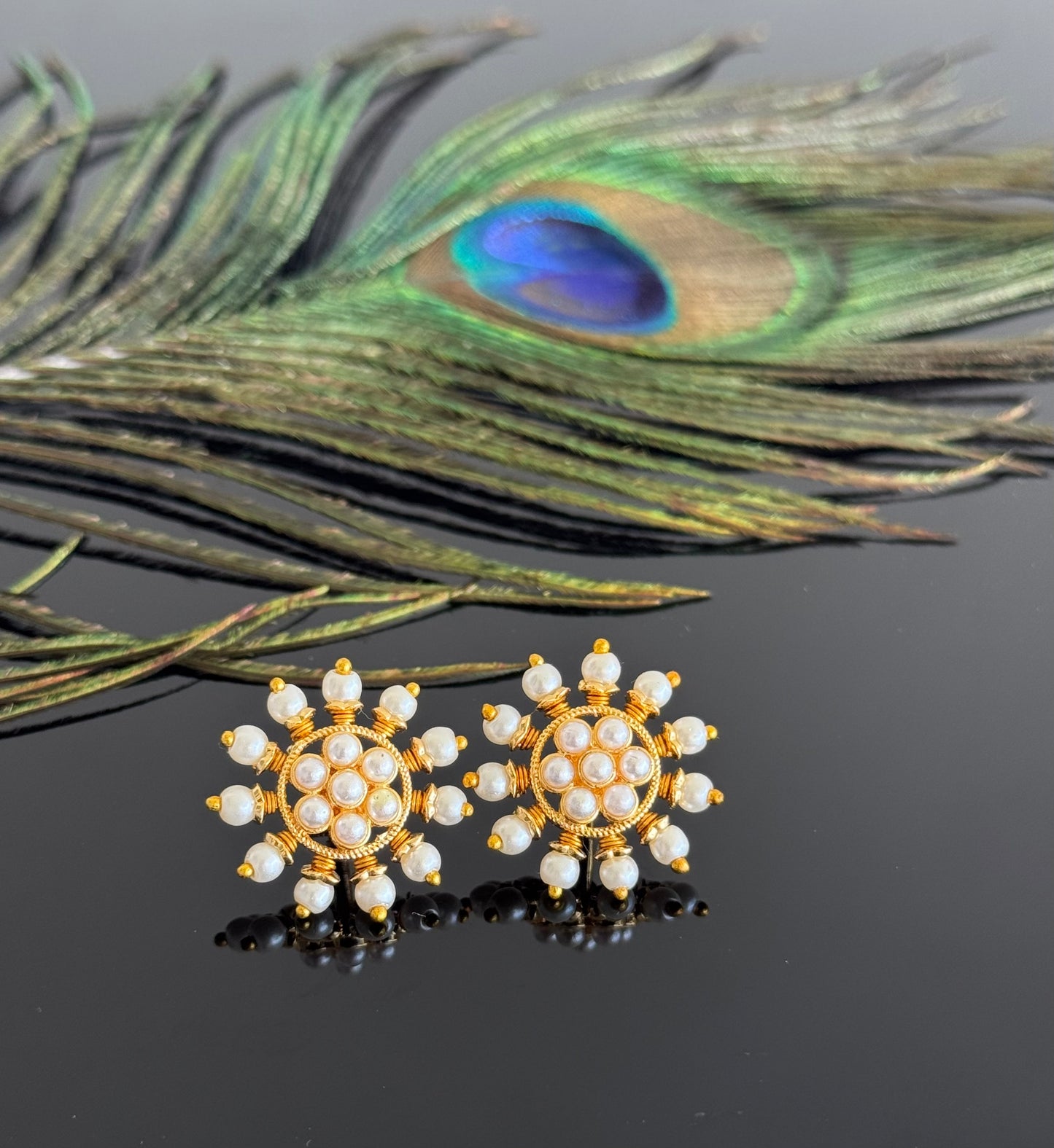 Gold tone pearl round beaded stud/earrings dj-51600