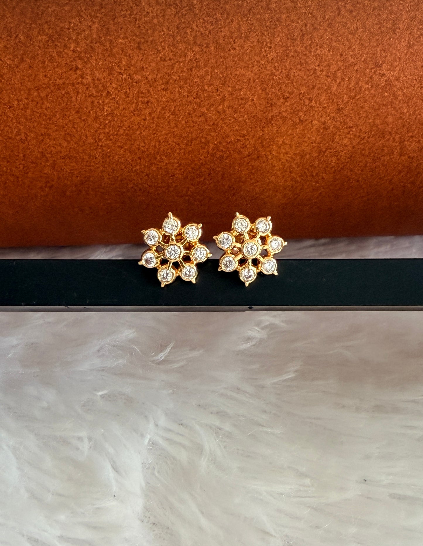 Gold tone AD white flower stud/earrings dj-53275