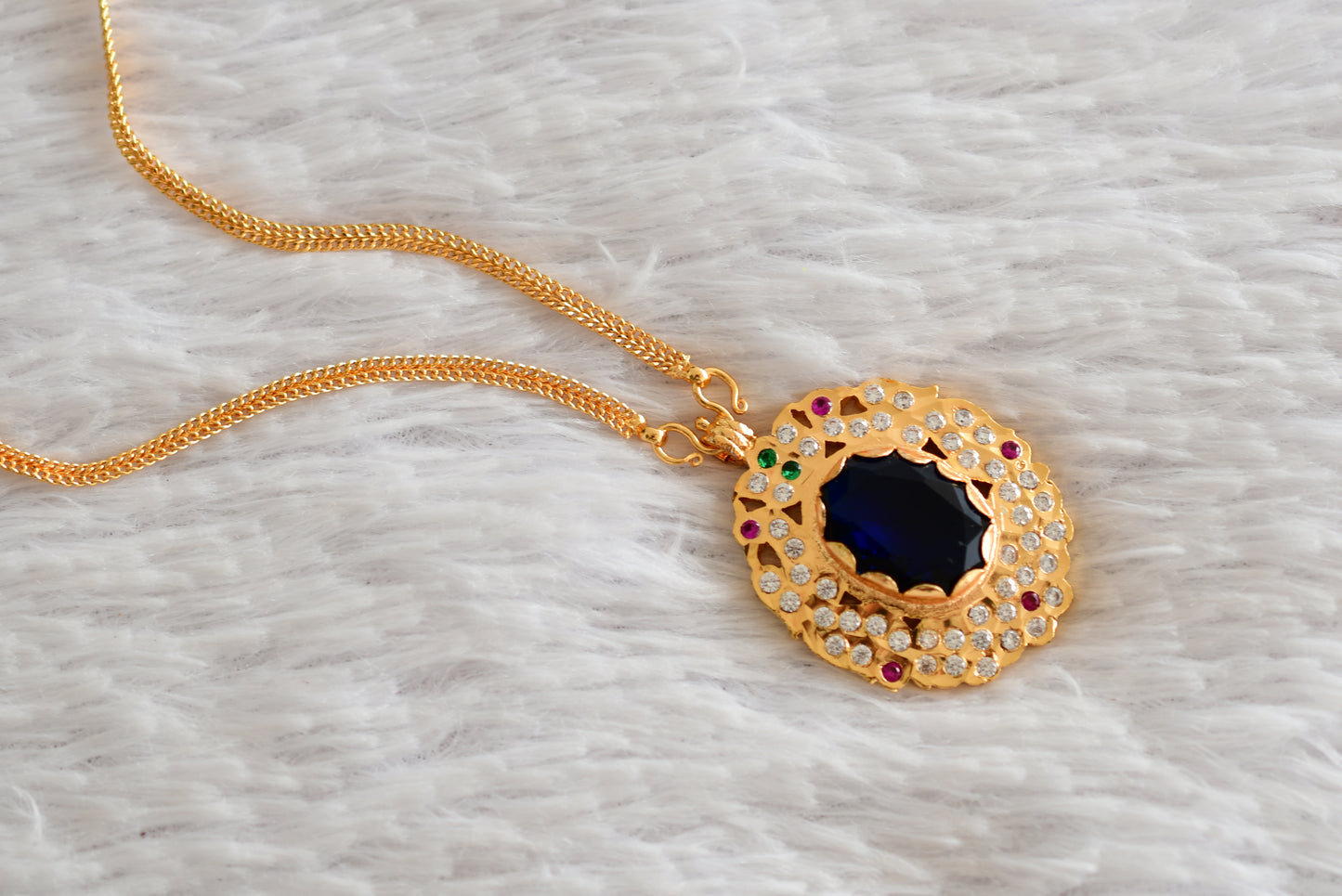Gold tone 24 chain with navy blue oval stone pendant dj-51911
