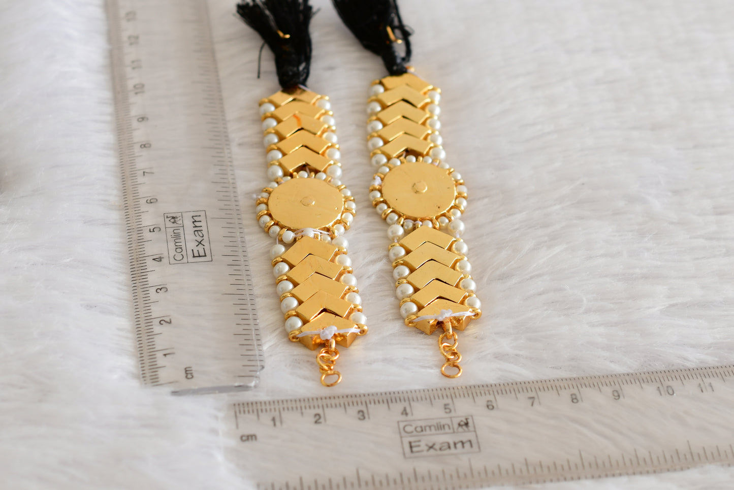 Gold tone precious kemp-green-white stone pearl ear side chain dj-52266