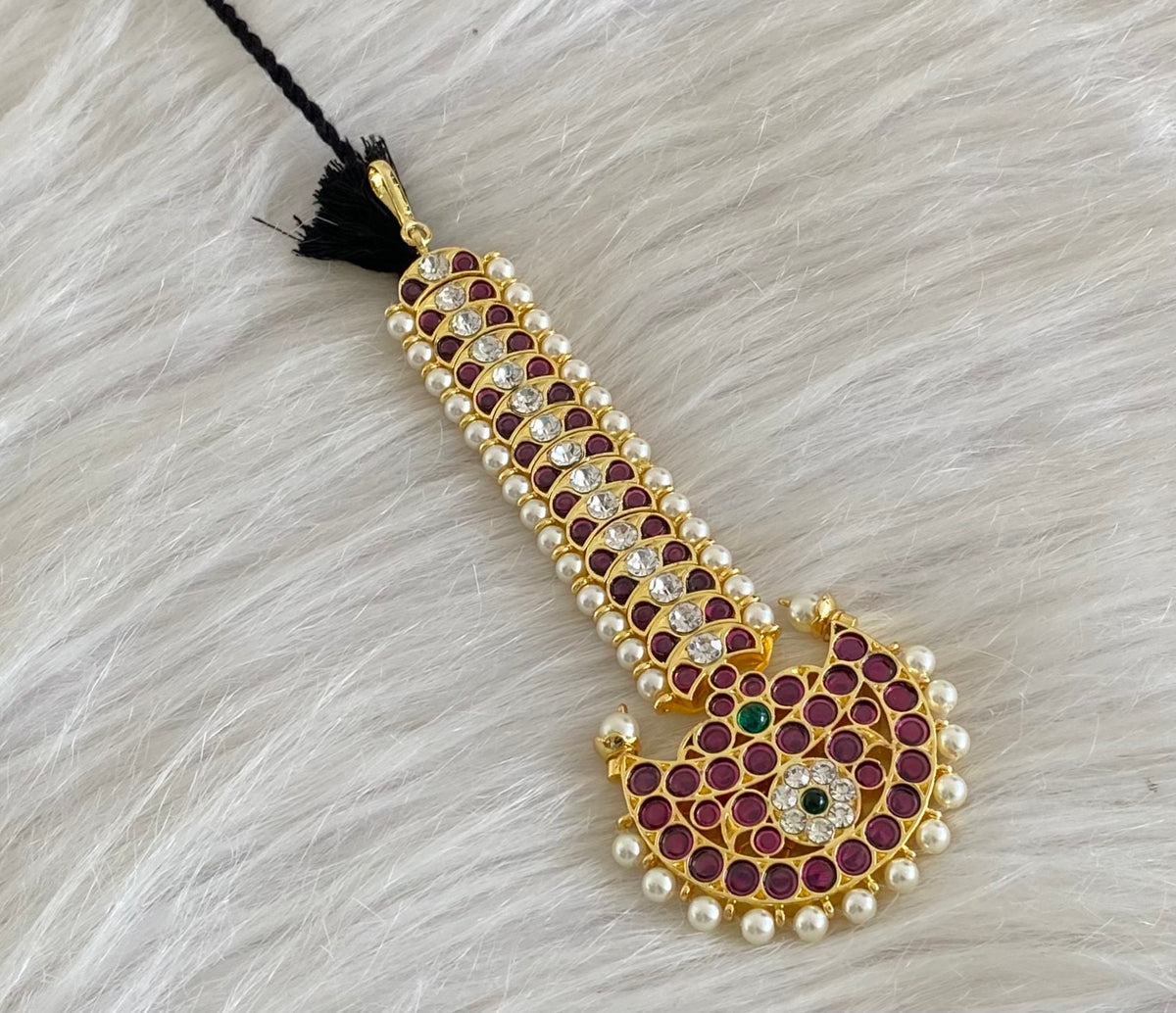 Gold tone precious kemp-green-white moon pearl tikka dj-54713