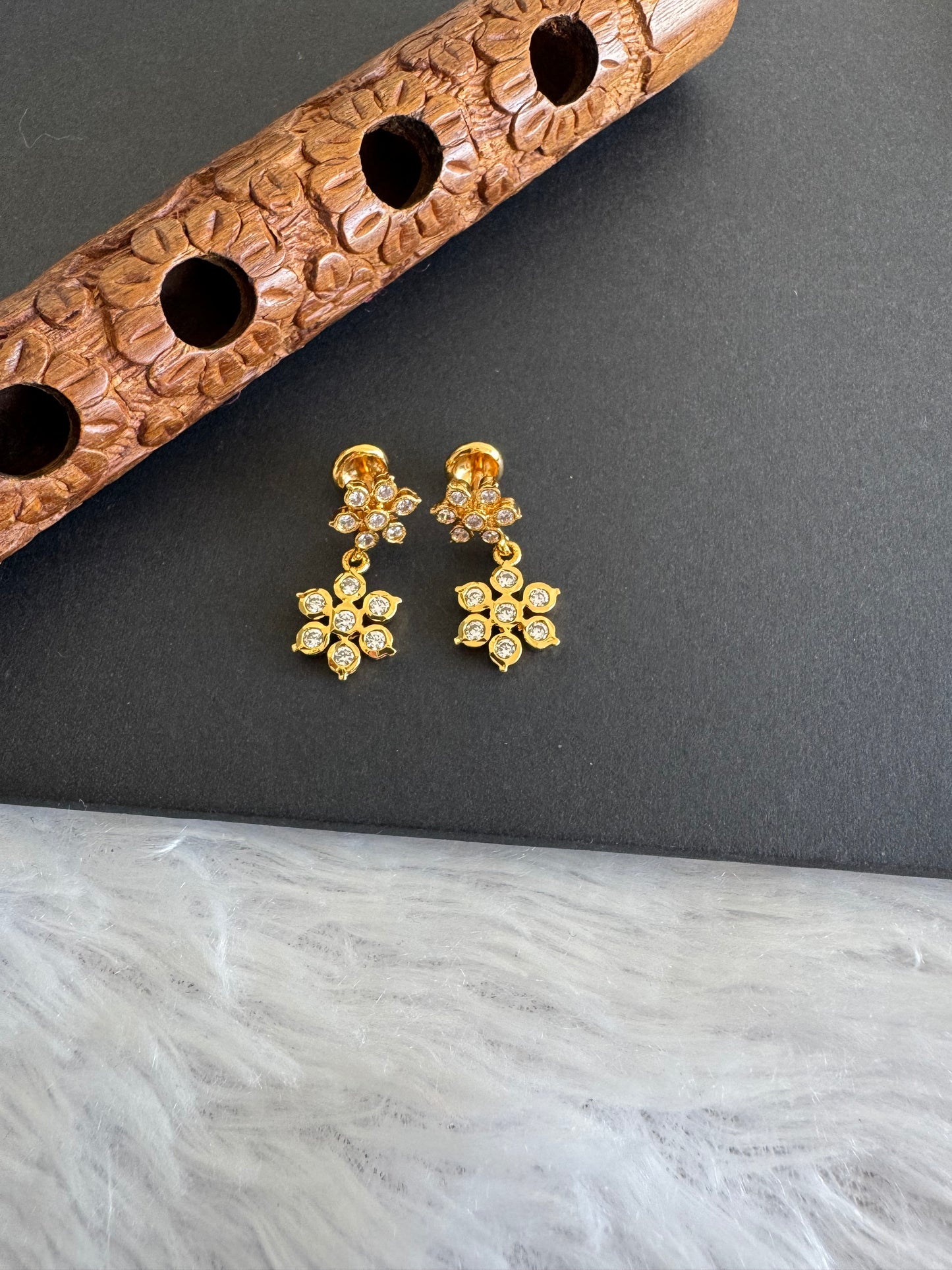 Gold tone AD white flower earrings dj-52244