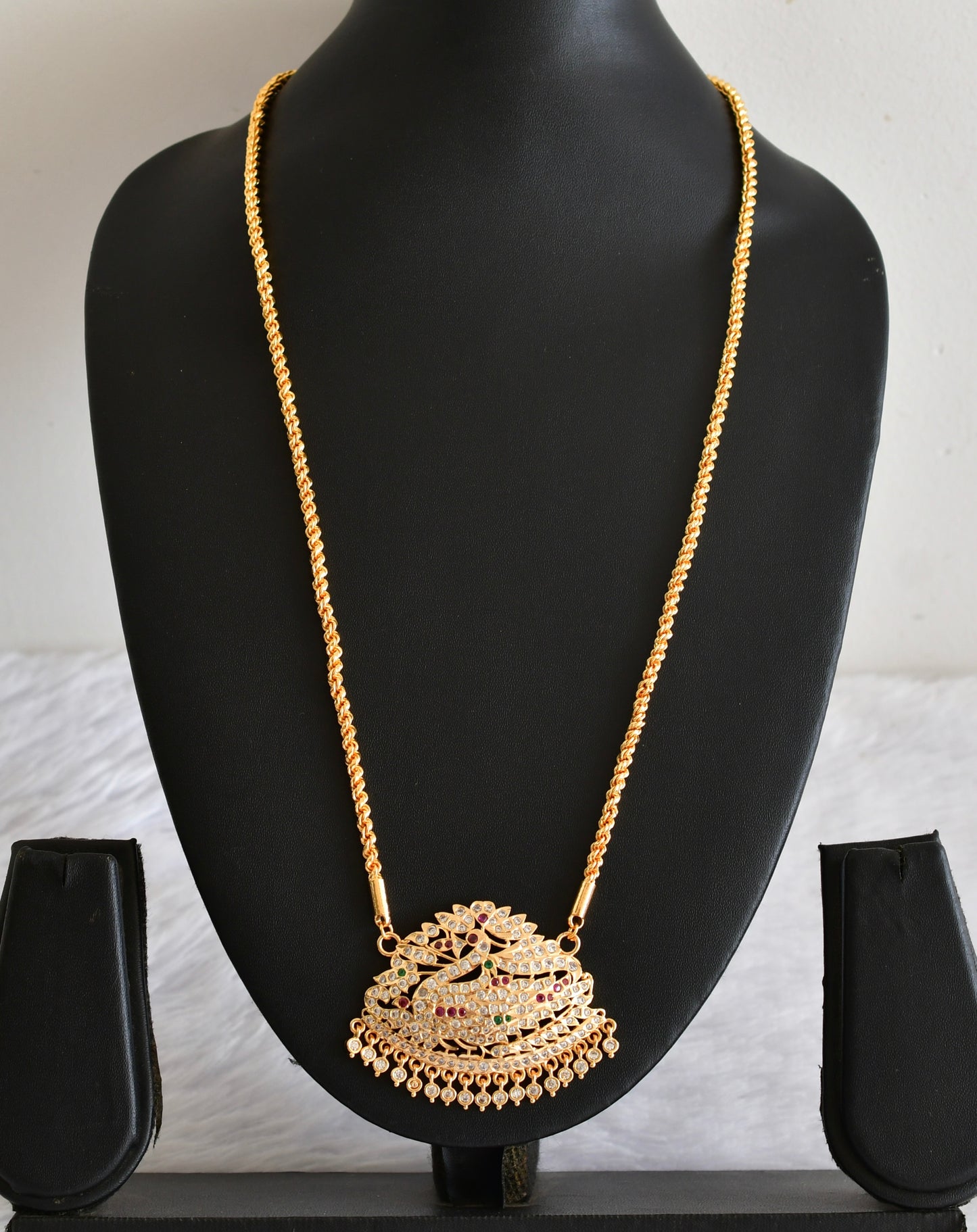 Gold tone AD white-pink-green swan pendant with chain dj-53328