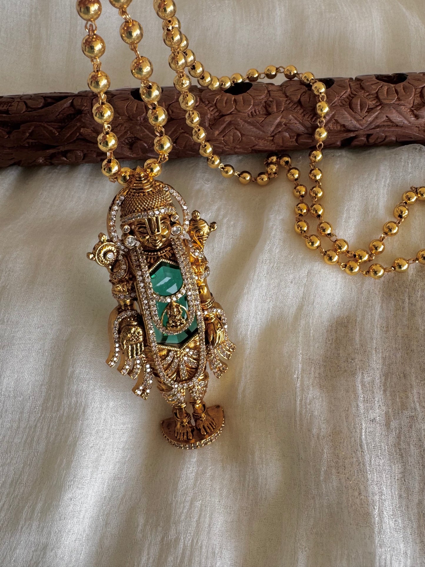 Gold tone 24 inches chain with green Shri Thirumal pendant dj-52616