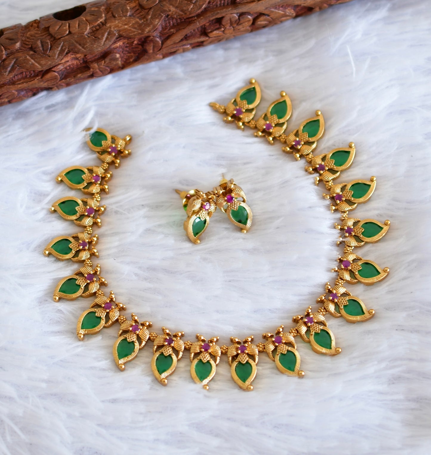 Matte finish ruby-green peacock mango necklace set dj-52411