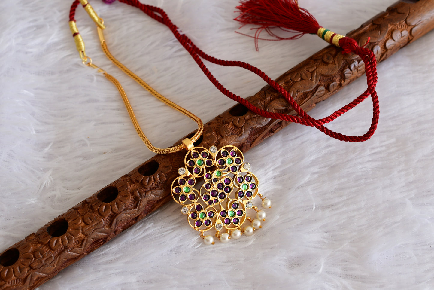 Gold tone precious kemp-green pearl swan necklace dj-52253