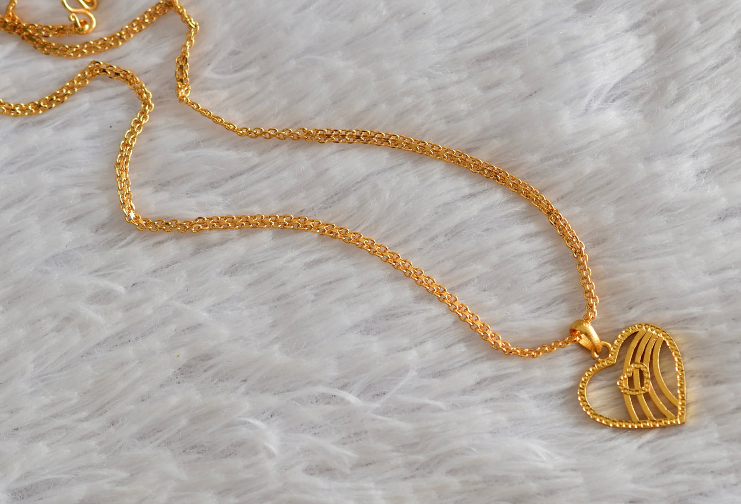 Gold tone 18 inches chain with heart pendant dj-51922