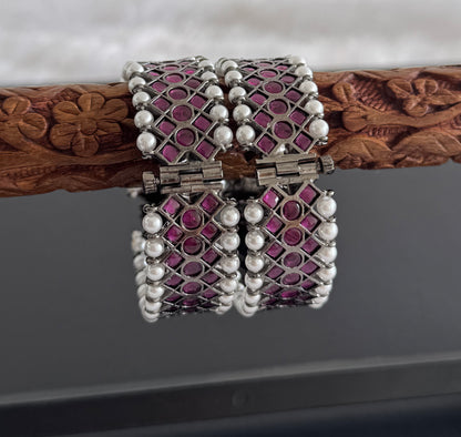 Black finish precious kemp pearl screw bangles(2.6) dj-51437