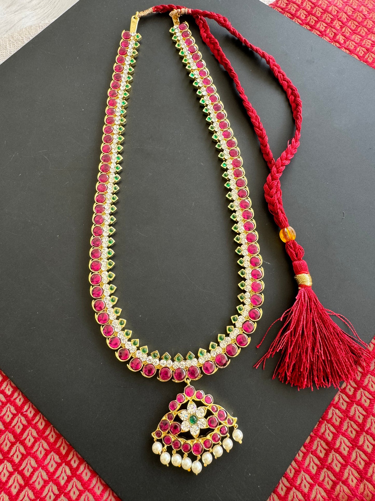 Gold tone precious kemp-green-white mango haar dj-48890