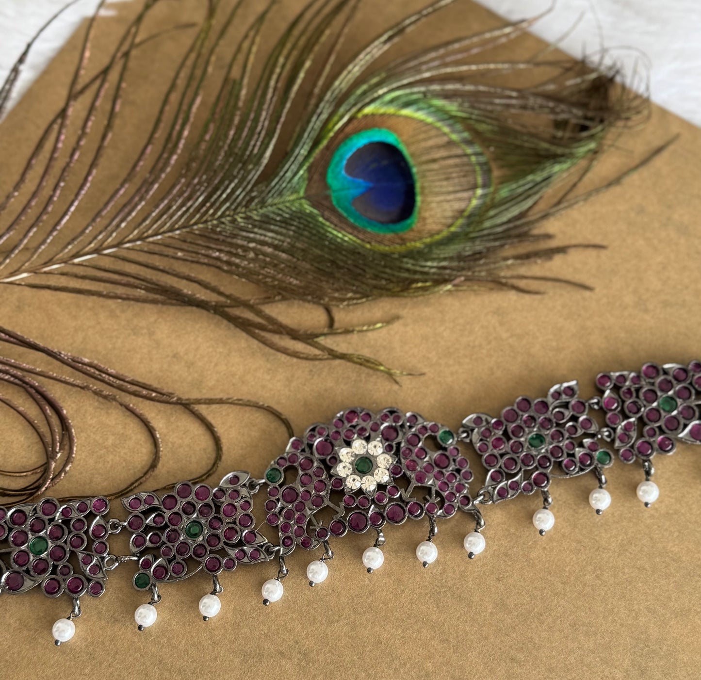 Black finish precious kemp-green-white pearl peacock waist band dj-51761