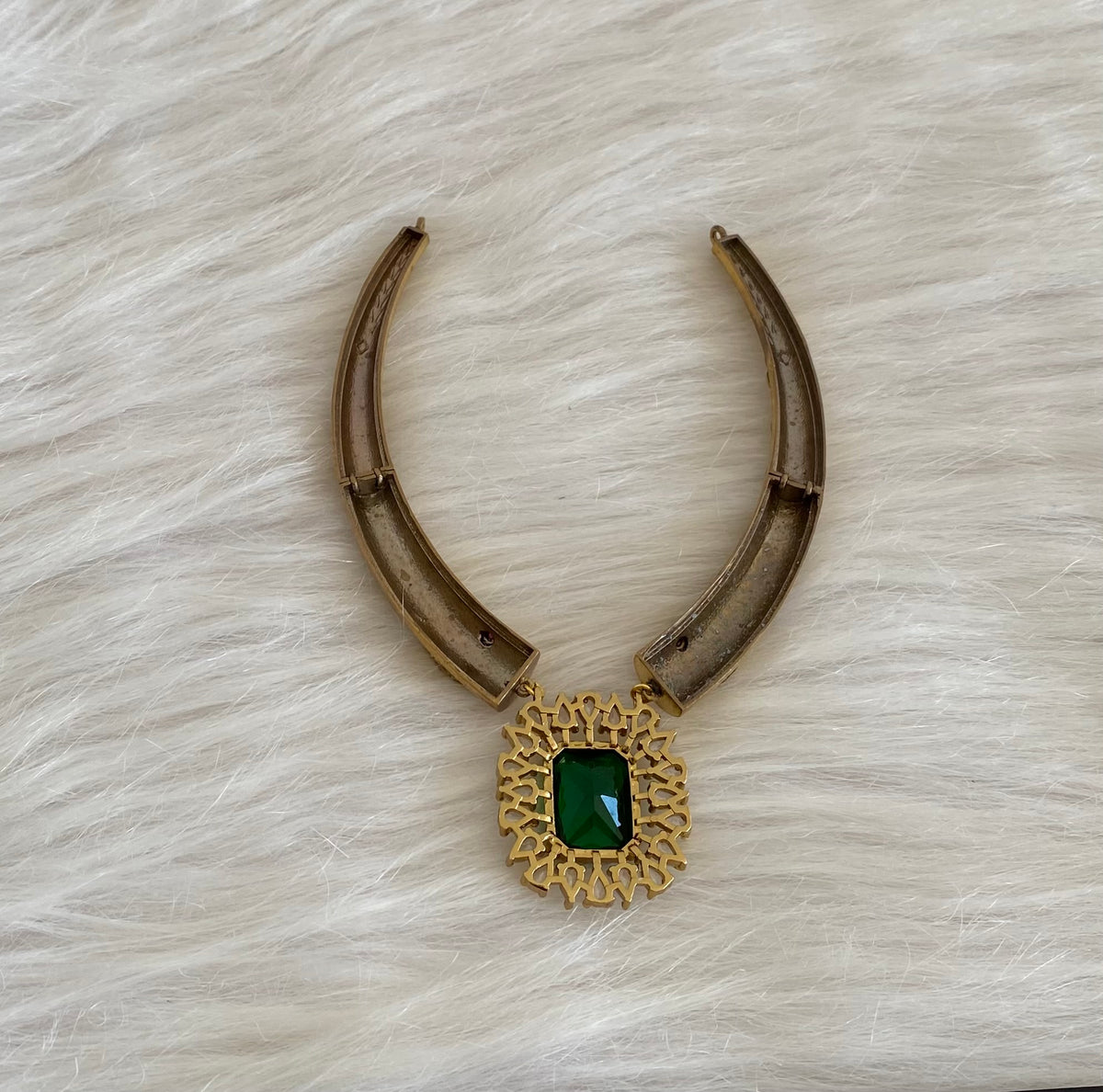 Antique gold tone white-pink-green stone kante necklace dj-54769