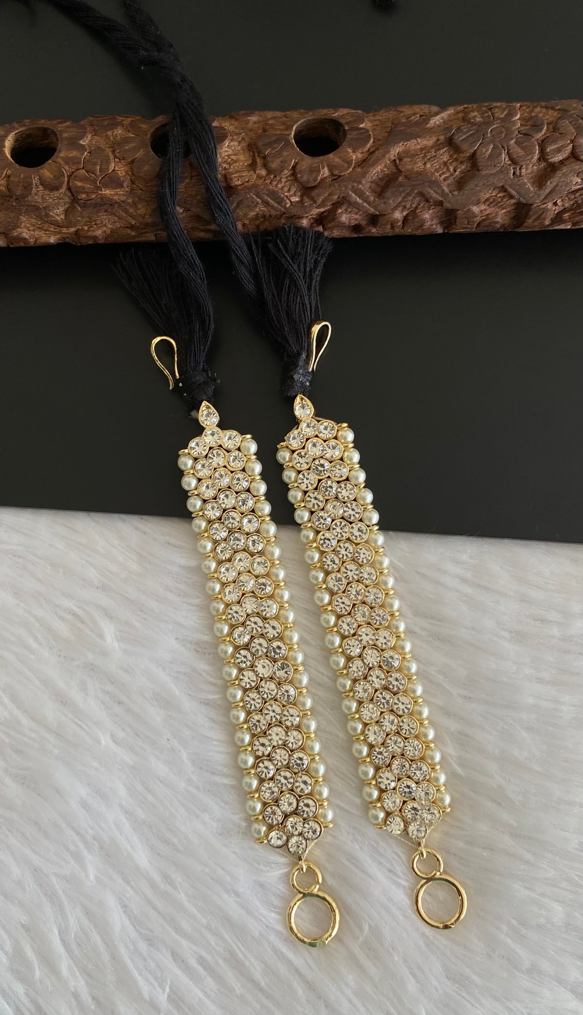 Whitestone Ear Chain Gold tone AD white stone pearl ear side chain dj-53383 – dreamjwell