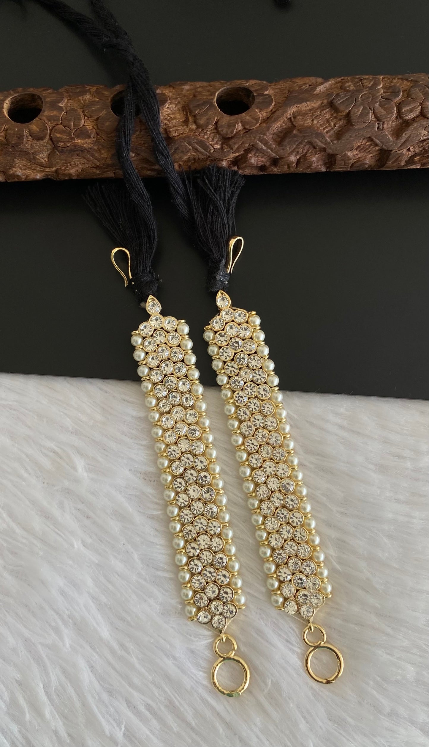 Gold tone AD white stone pearl ear side chain dj-53383