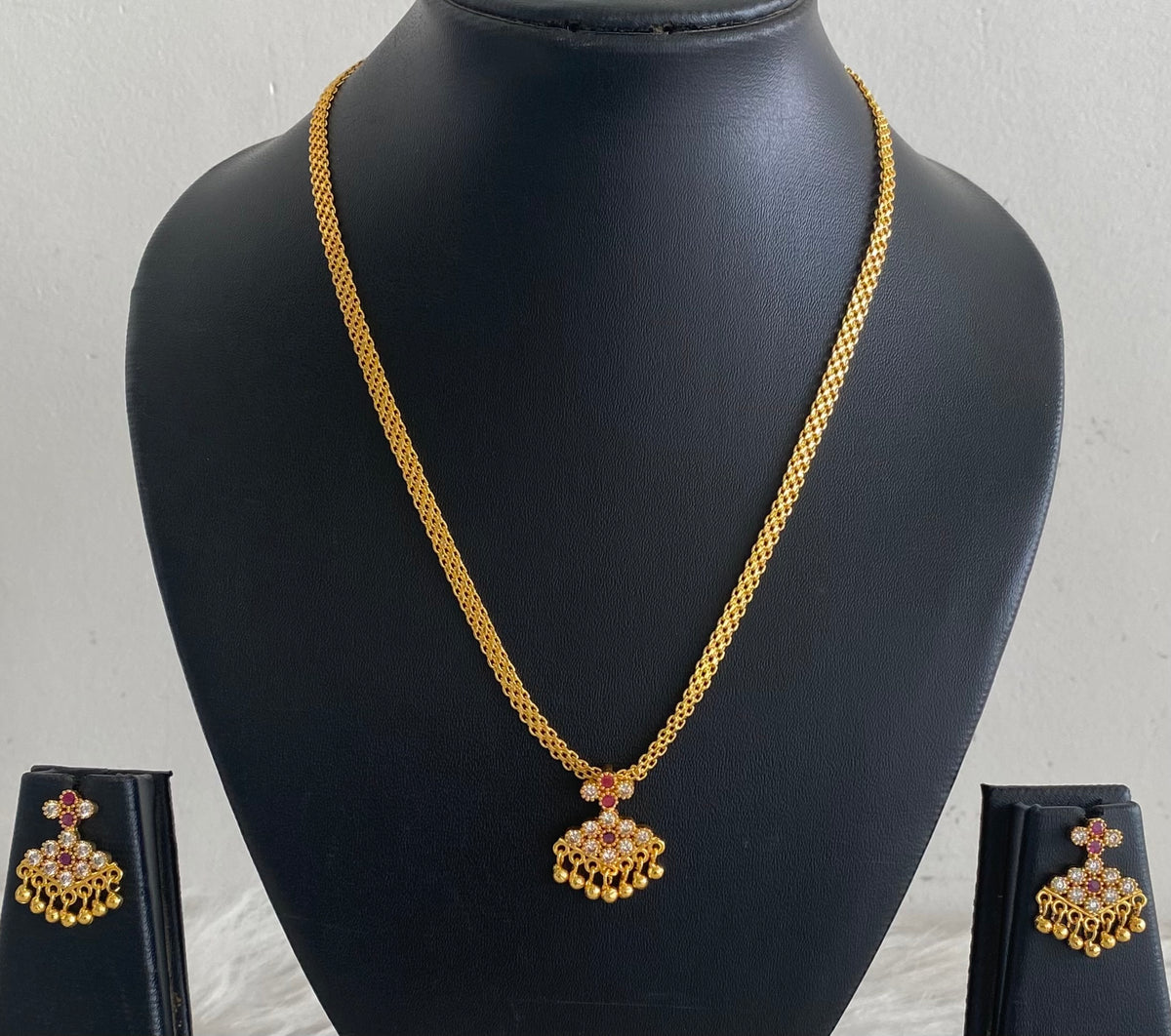 Gold tone 18 inches chain with pink-white stone pathakkam pendant set dj-54910