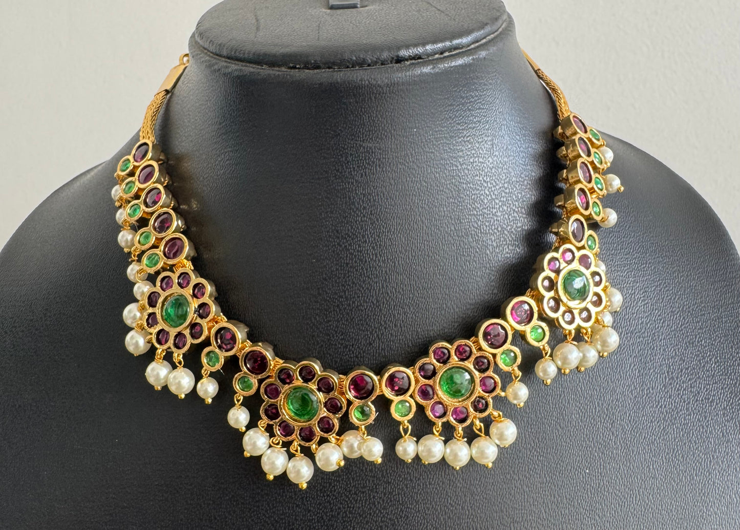 Gold tone precious kemp-green pearl flower necklace dj-51184