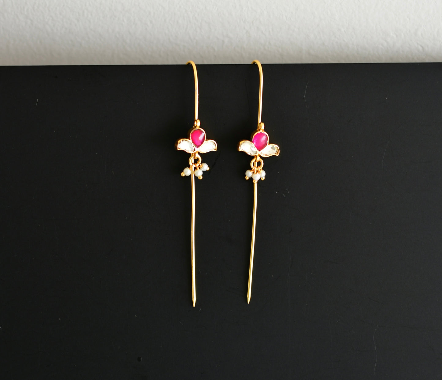 Gold tone pink-white kundan jadau flower bugadi needle earrings dj-52454