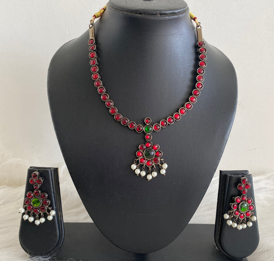 Black finish kemp-green stone pearl necklace set dj-54618