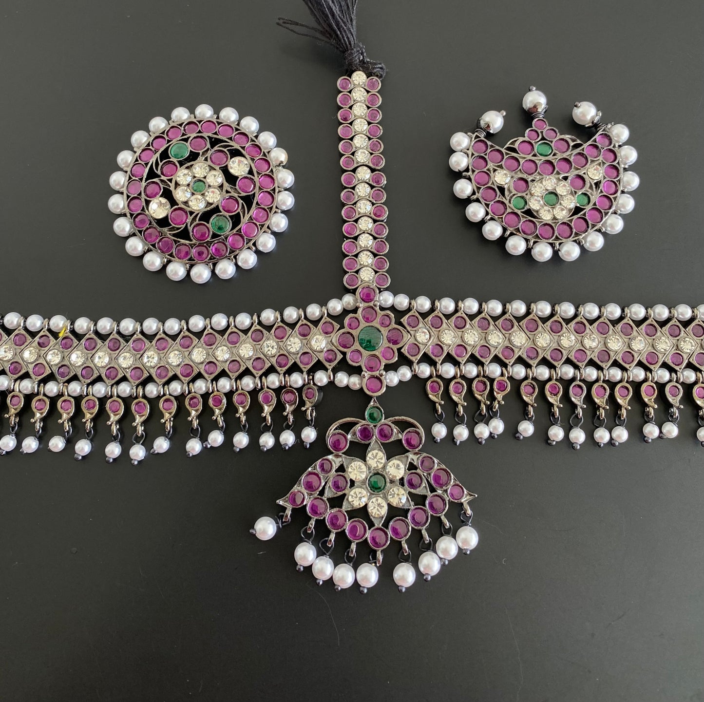 Black finish precious kemp-green-white pearl mango flower tikka dj-53401