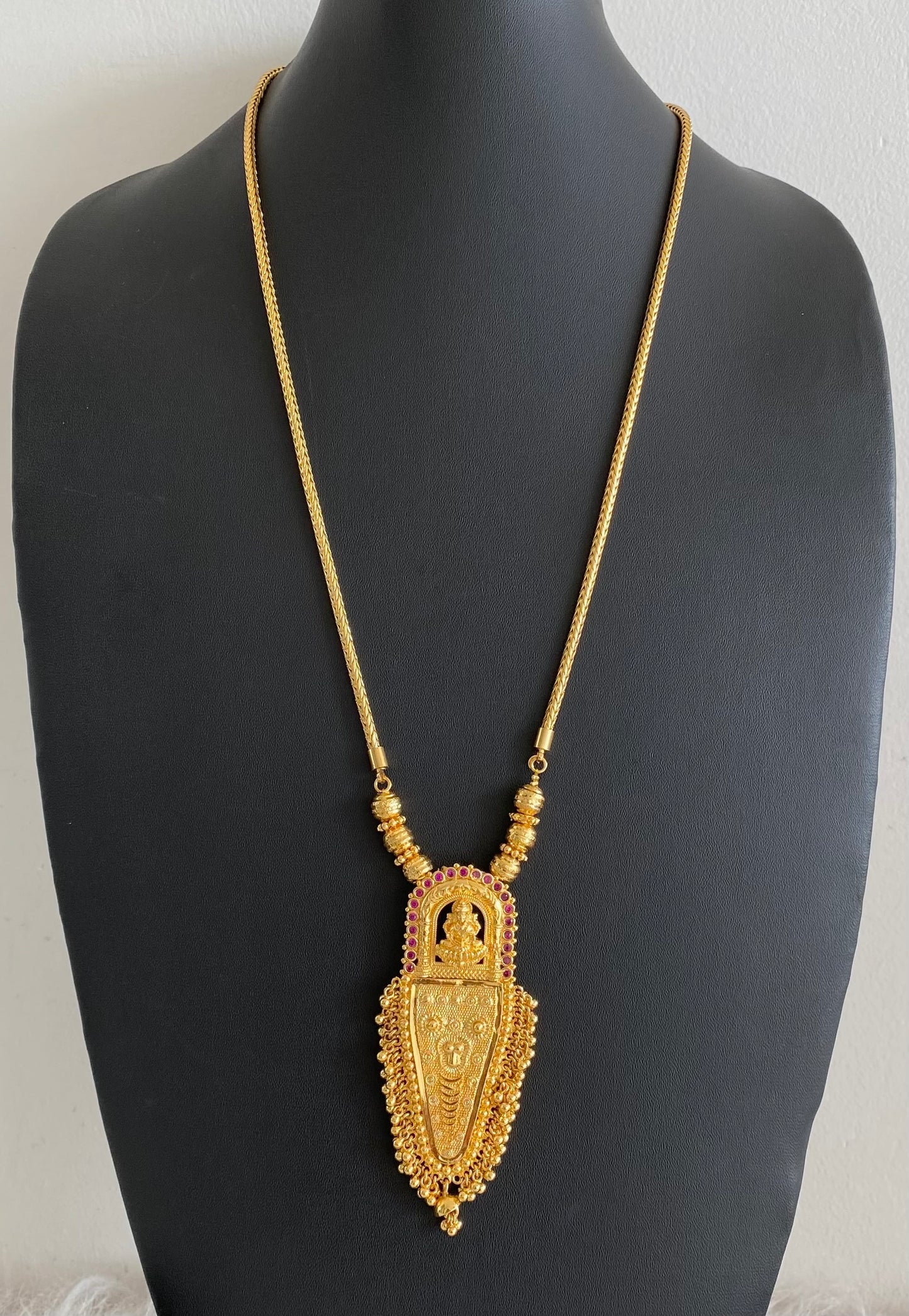 Gold tone kerala style pink stone lakshmi nettipattam chain with pendant dj-54669